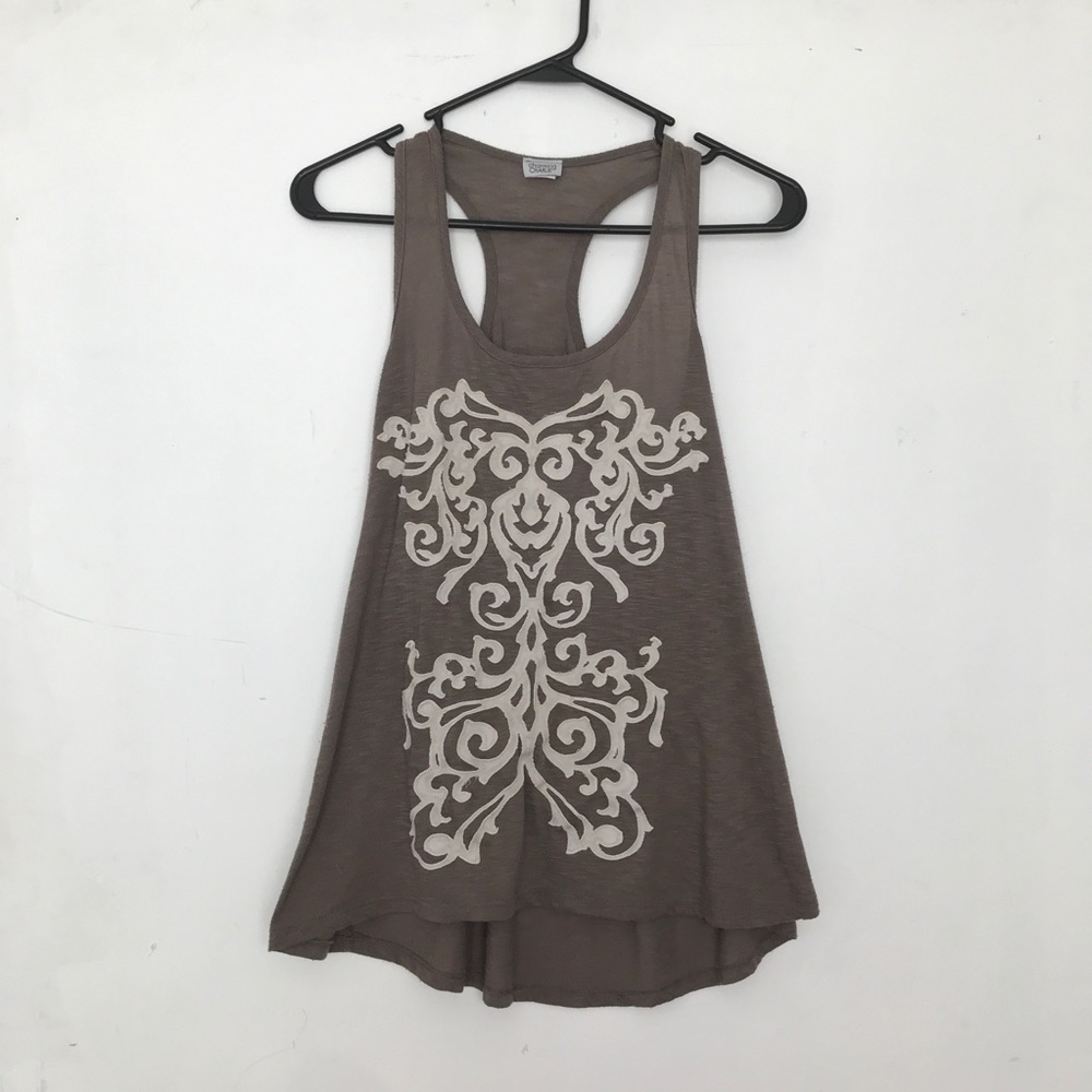 Pretty, loose-fit grey tank top with damask design